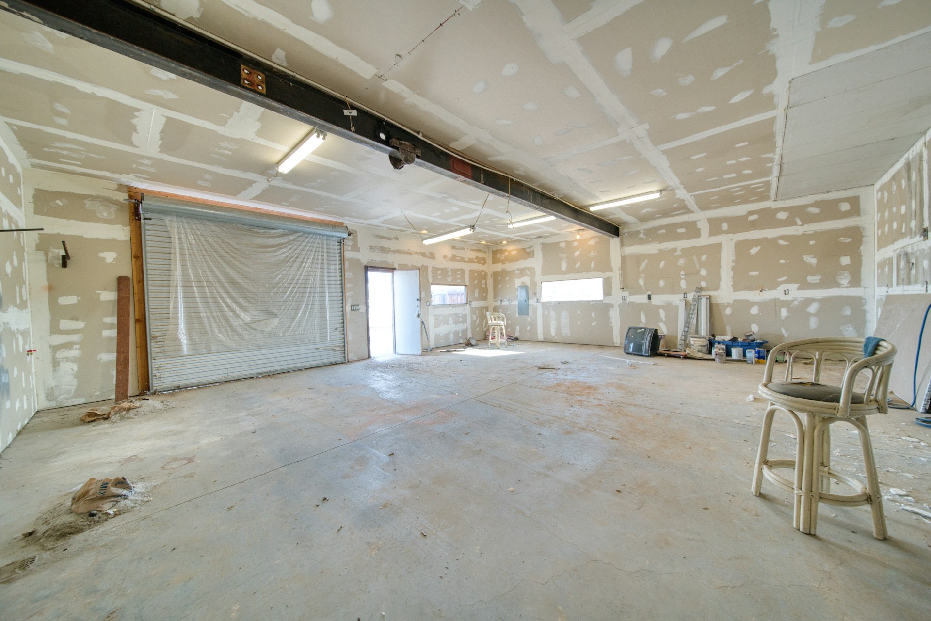 Local Tallahassee drywall contractor's work on a wall